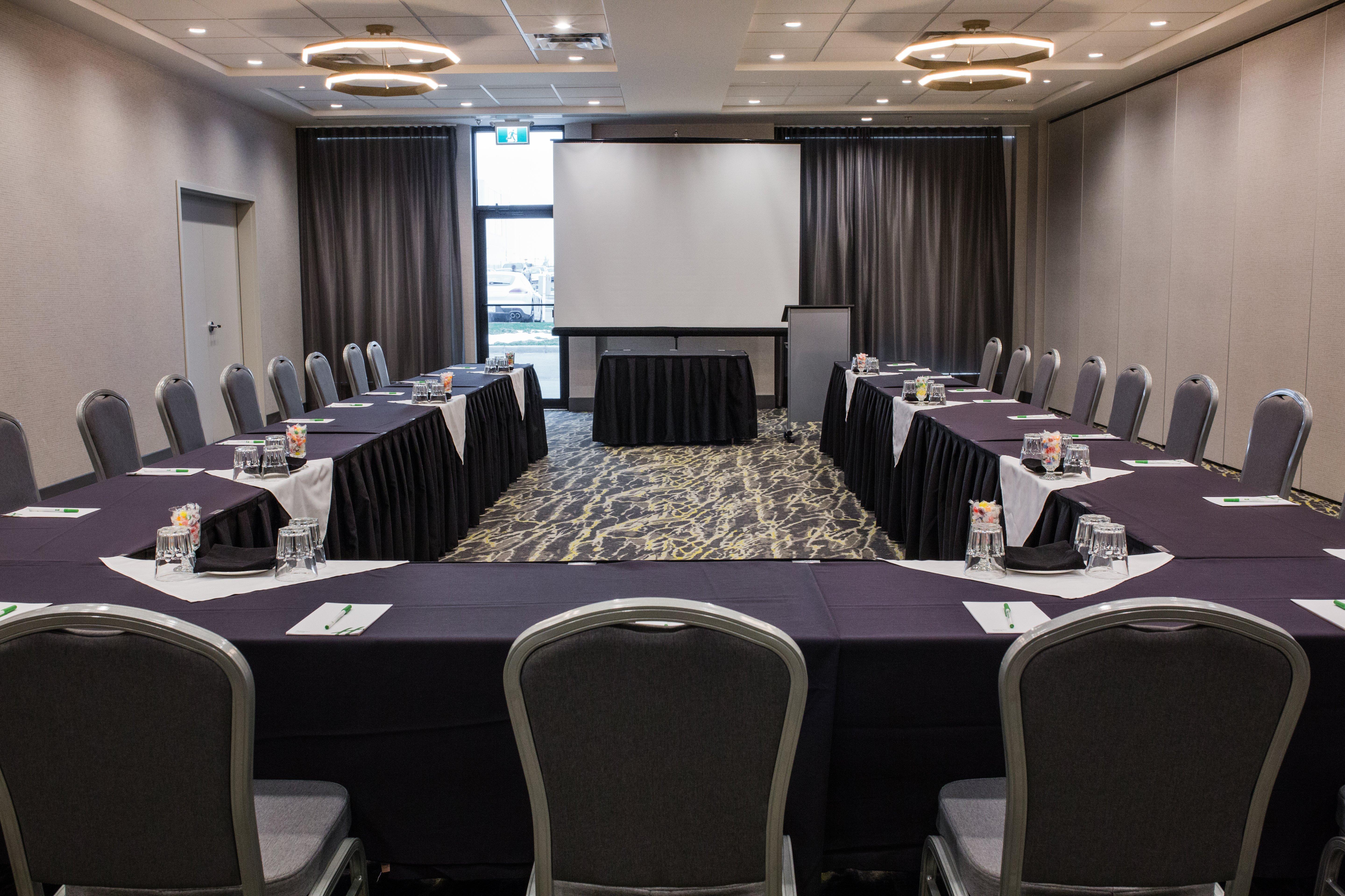 Holiday Inn Calgary South Conference Center 외부 사진