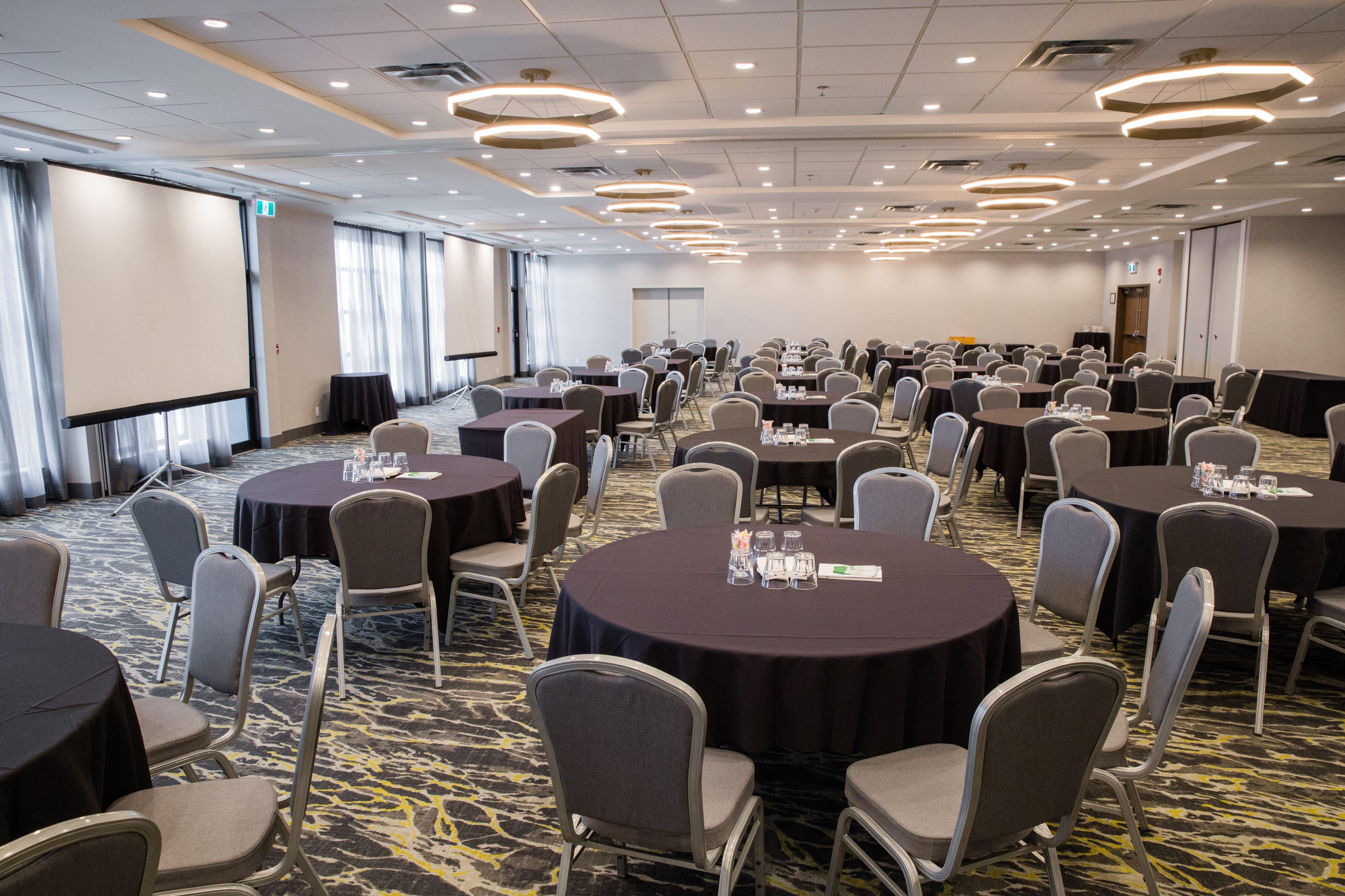 Holiday Inn Calgary South Conference Center 외부 사진