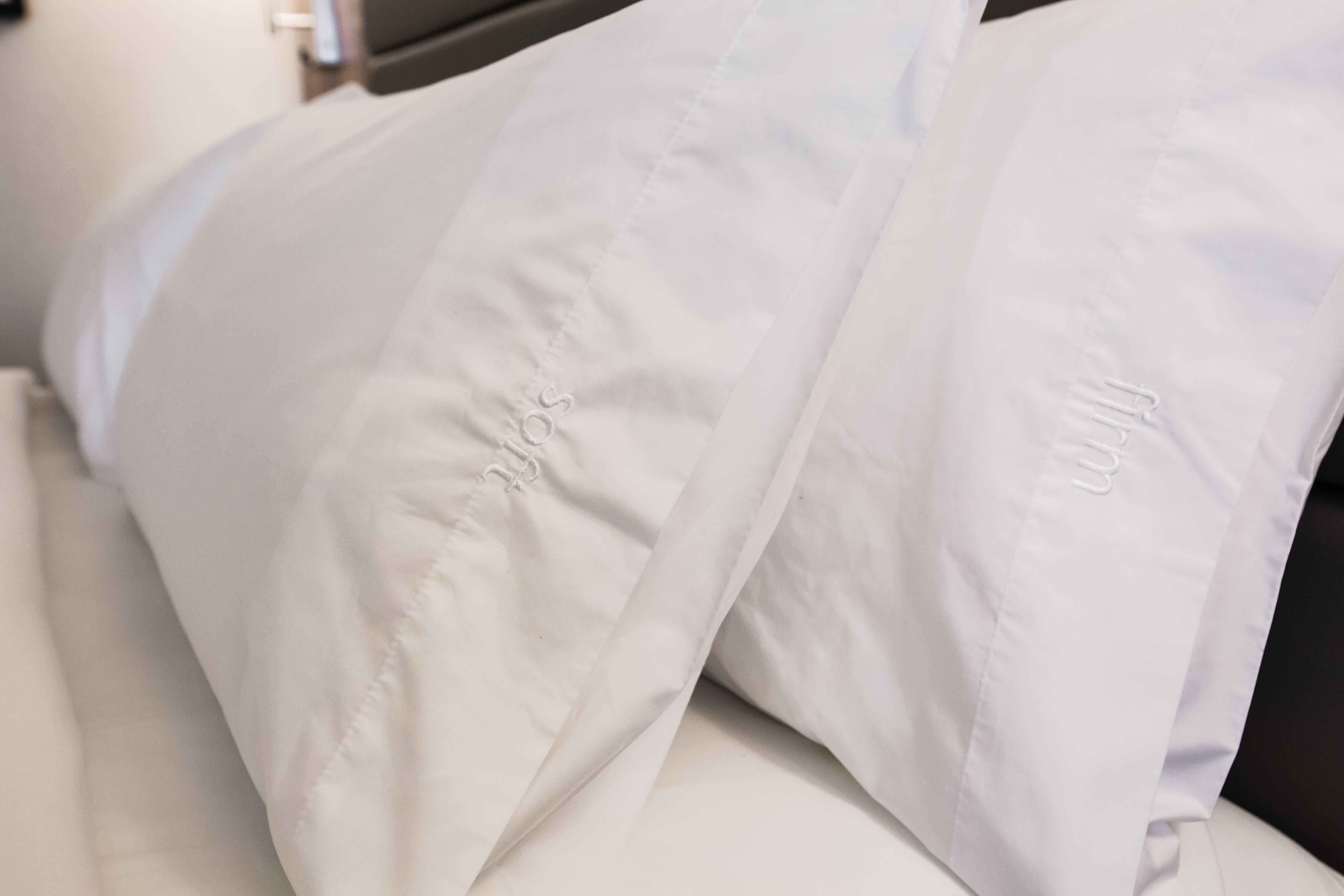 Holiday Inn Calgary South Conference Center 외부 사진