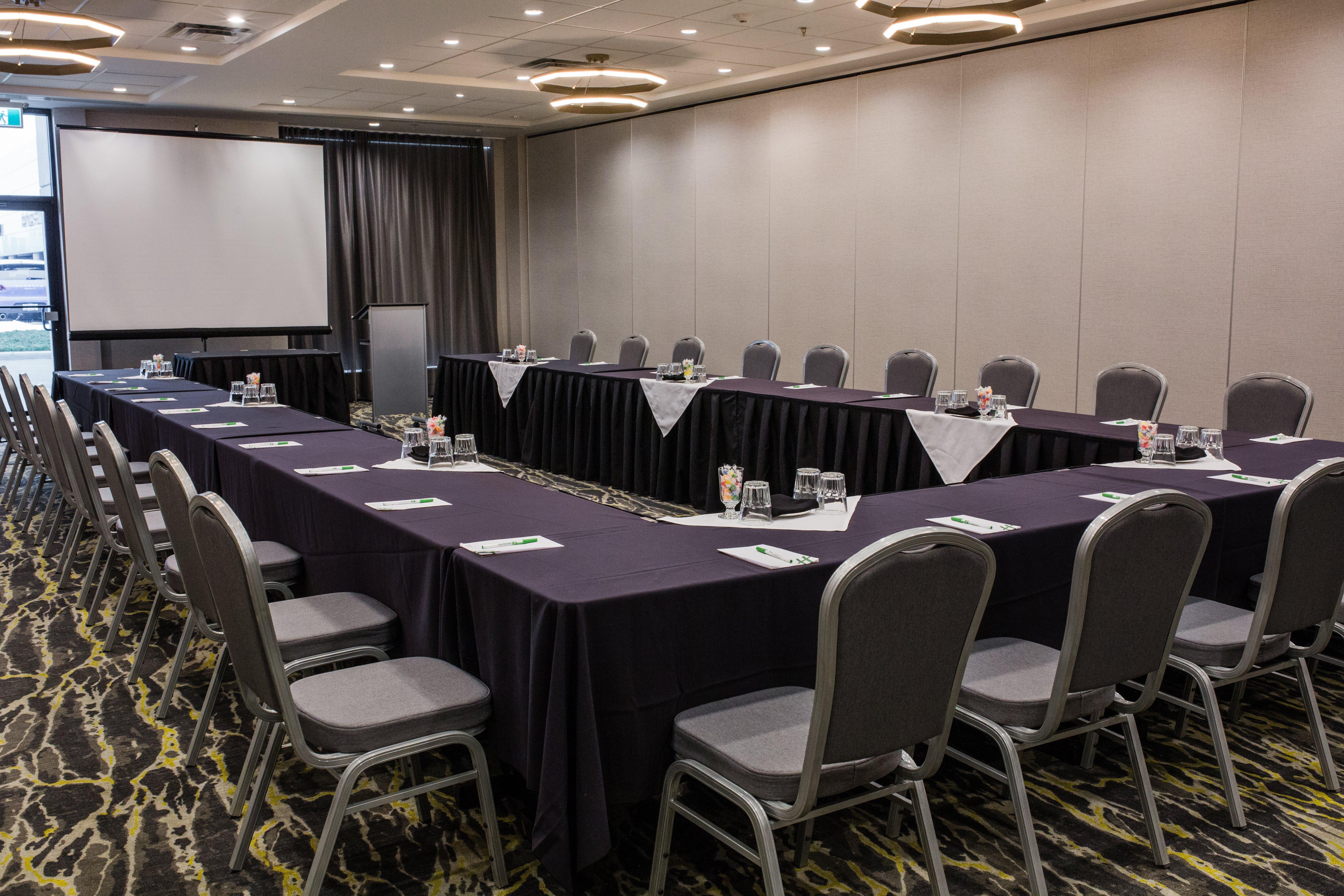 Holiday Inn Calgary South Conference Center 외부 사진